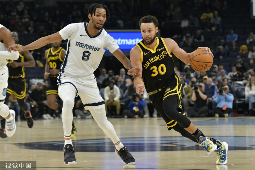 具侵略性的 具侵略性的