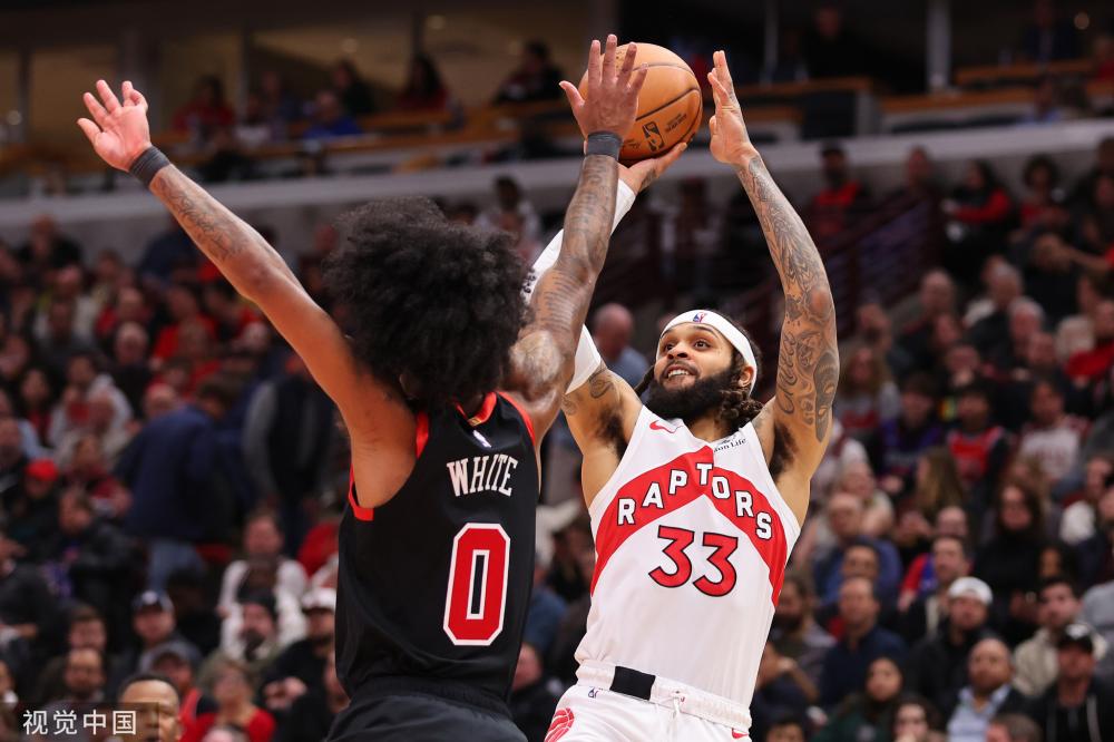 球员是否出 球员是否出